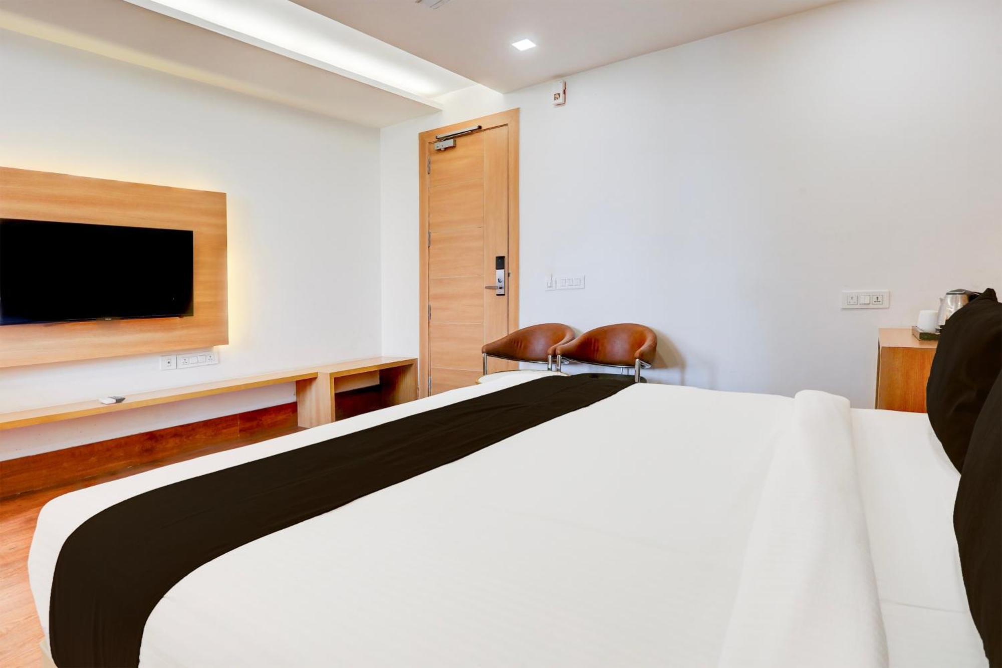 Palette Calista Premium Resort Samalkha Eksteriør bilde