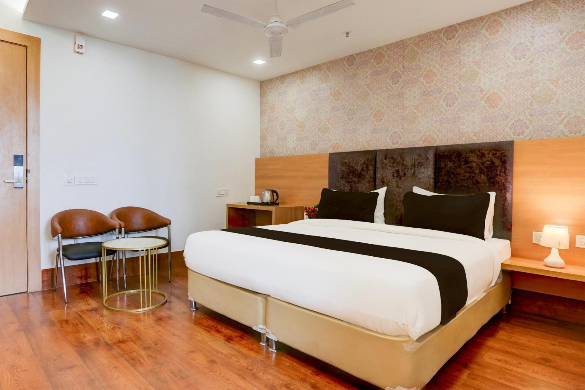 Palette Calista Premium Resort Samalkha Eksteriør bilde